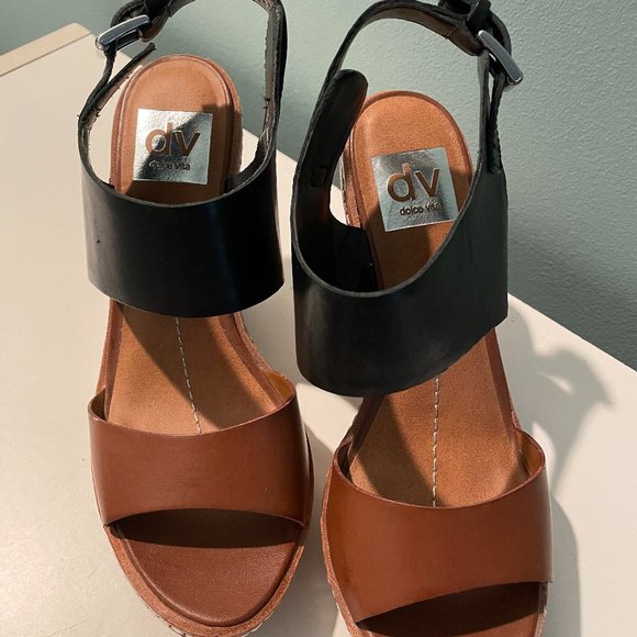 BRAND NEW Dolca Vita Platform Wedges - Size 7M - Picture 2 of 3